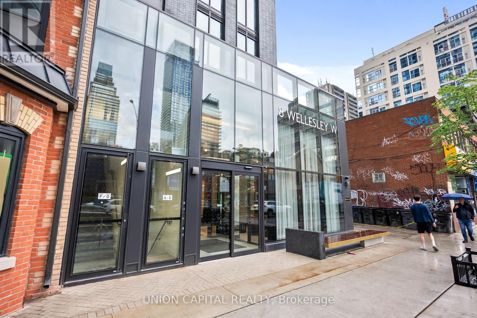 Photo 9 of Lph 02 8 Wellesley St W Street, Toronto ON