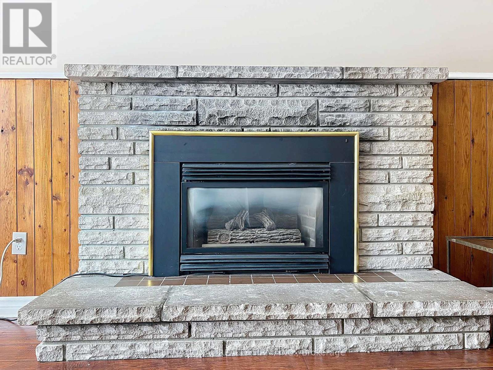 Photo 13 of 3602 Dunrankin Drive, Mississauga ON