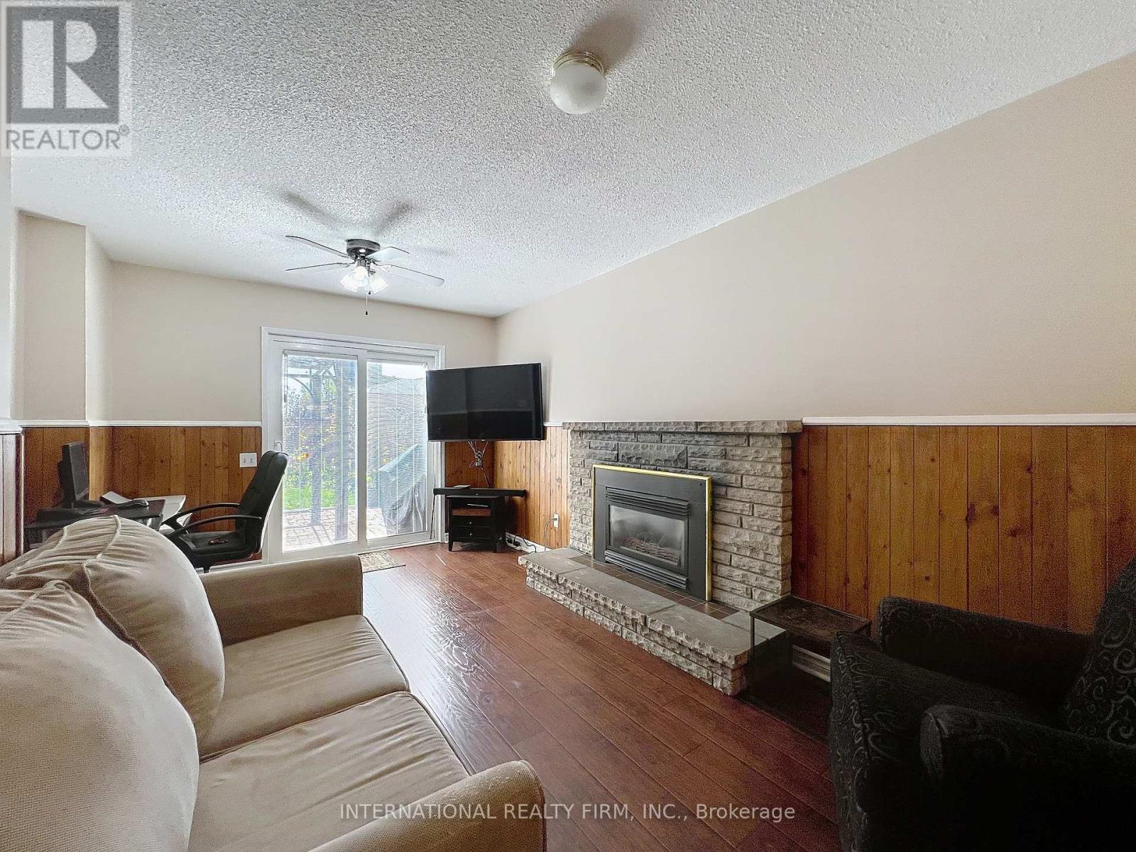 Photo 11 of 3602 Dunrankin Drive, Mississauga ON