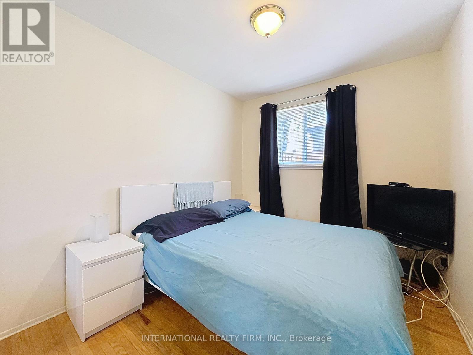 Photo 18 of 3602 Dunrankin Drive, Mississauga ON
