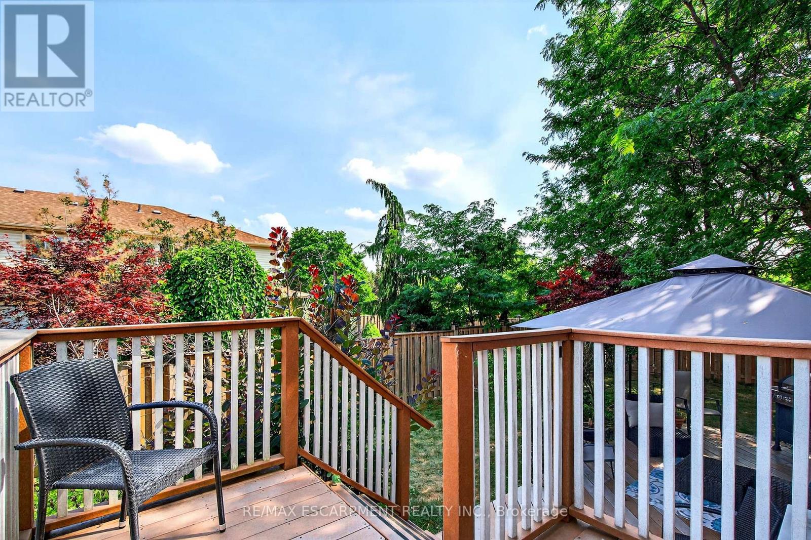 Photo 38 of 2 Newell Court, Hamilton ON
