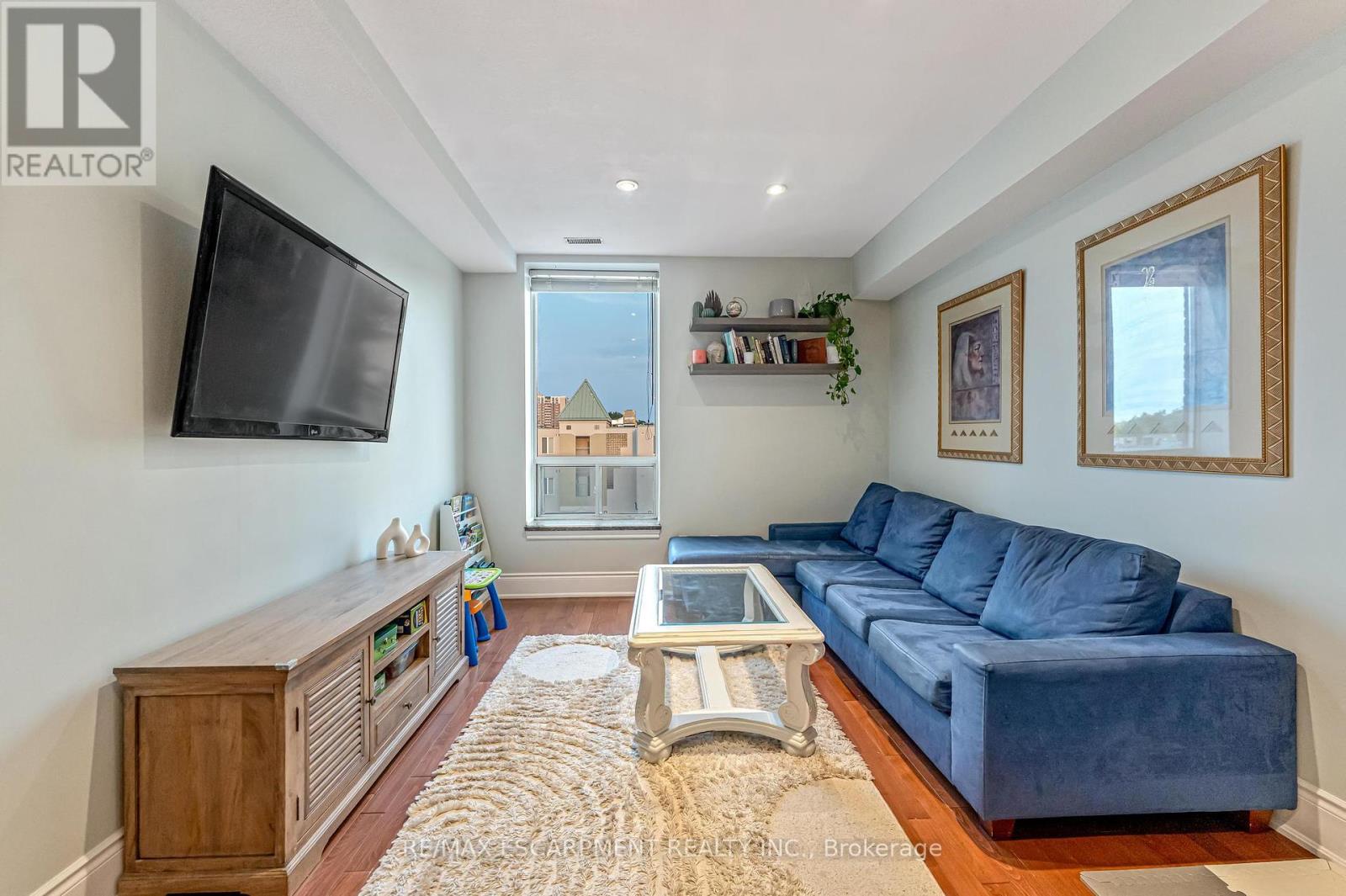 Photo 11 of 304 283 King Street E, Hamilton ON