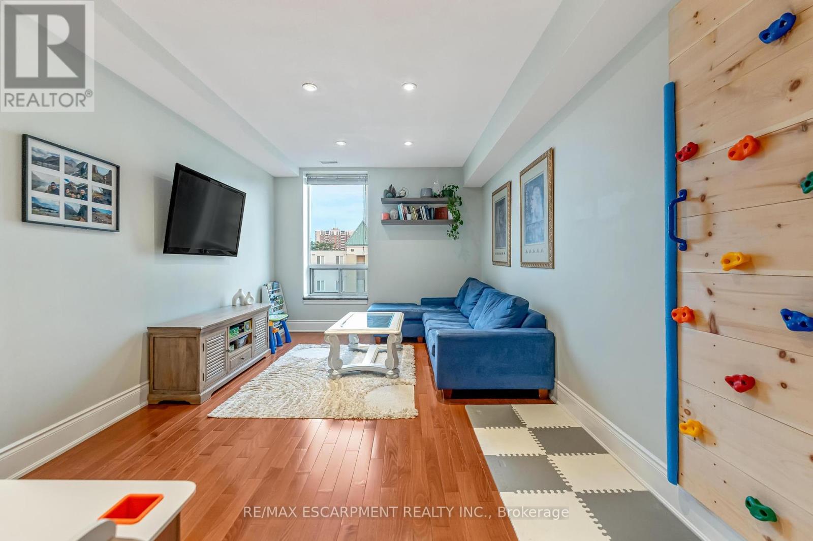 Photo 15 of 304 283 King Street E, Hamilton ON