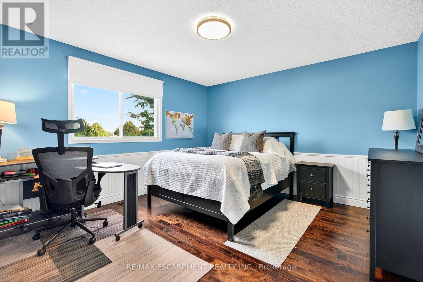 Photo 23 of 2 Newell Court, Hamilton ON