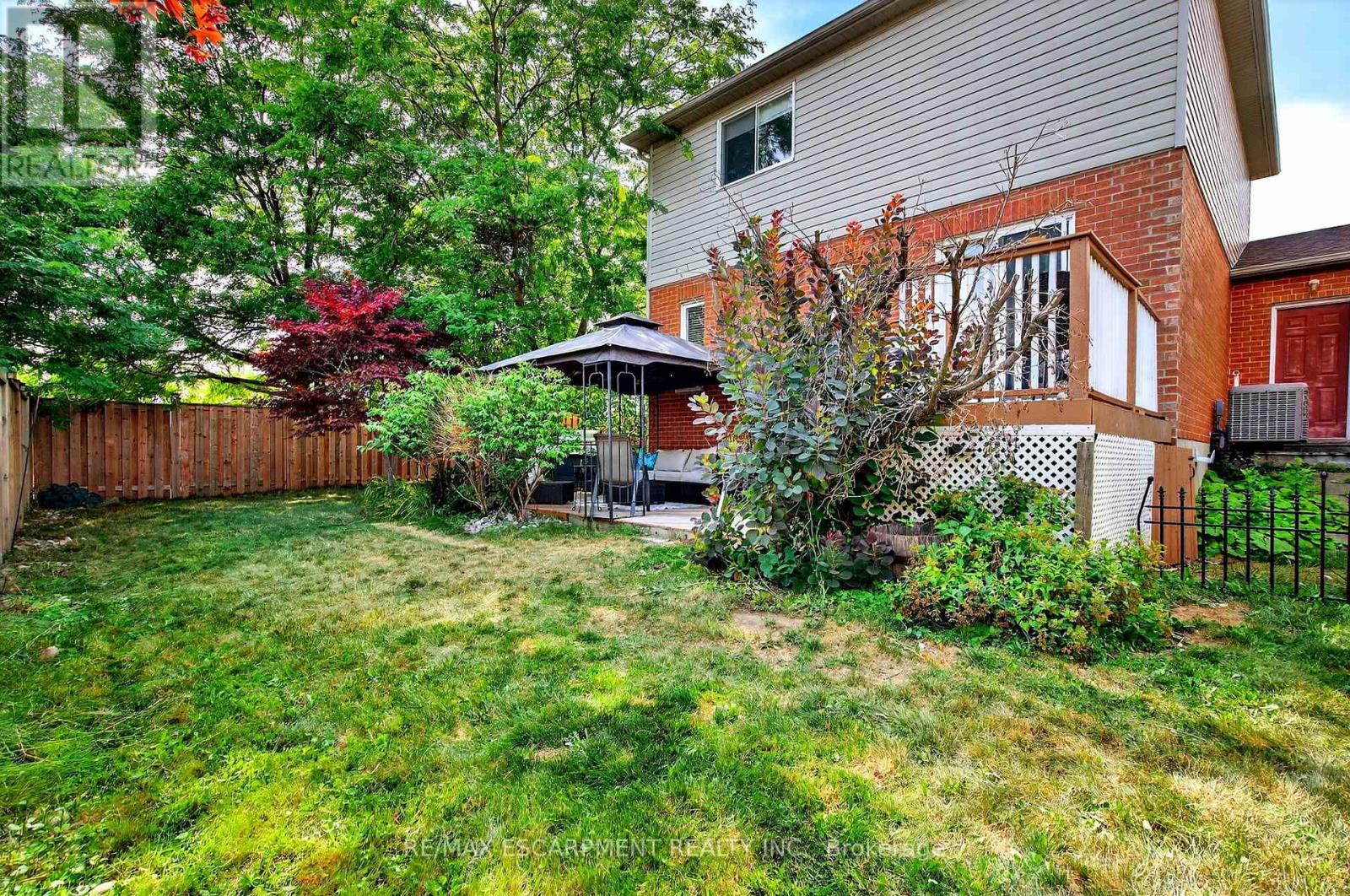 Photo 28 of 2 Newell Court, Hamilton ON