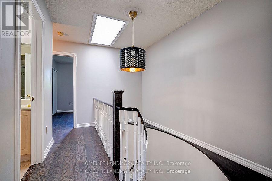 Photo 22 of 15 Saintsbury Square, Toronto ON