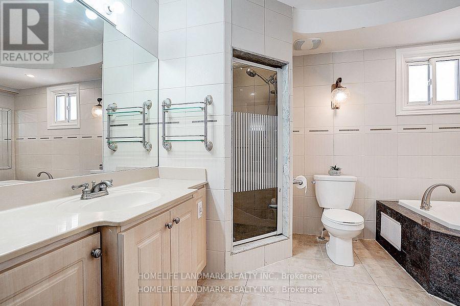 Photo 28 of 15 Saintsbury Square, Toronto ON