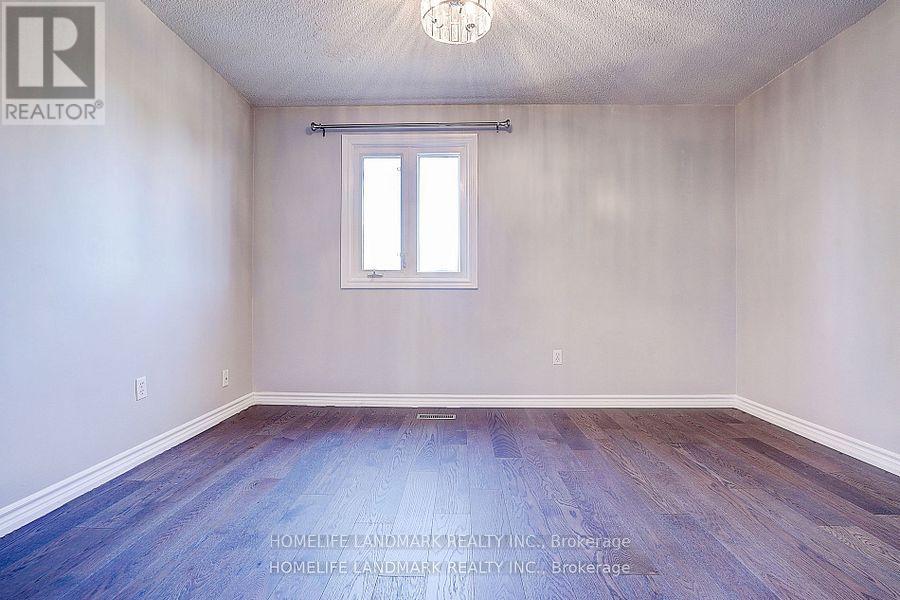 Photo 35 of 15 Saintsbury Square, Toronto ON