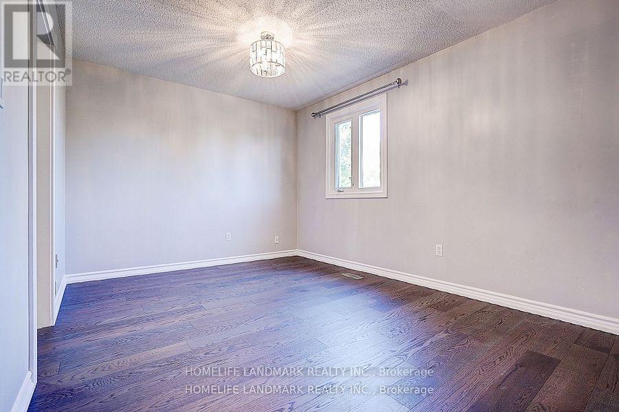 Photo 36 of 15 Saintsbury Square, Toronto ON