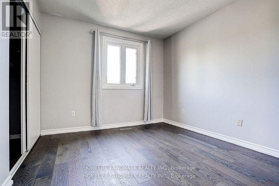 Photo 38 of 15 Saintsbury Square, Toronto ON
