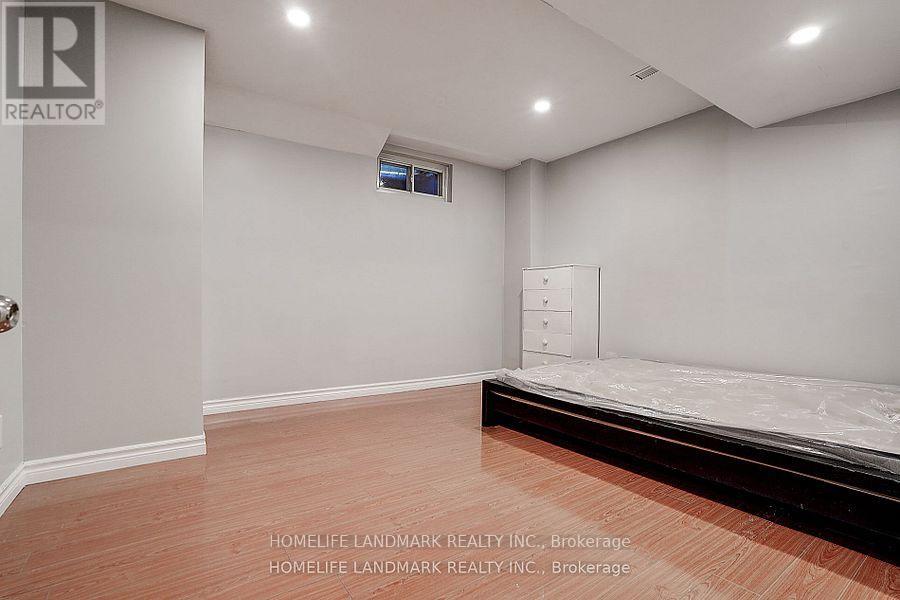 Photo 40 of 15 Saintsbury Square, Toronto ON