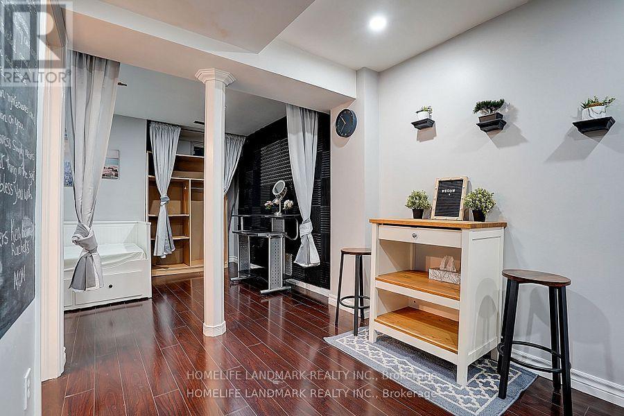 Photo 43 of 15 Saintsbury Square, Toronto ON