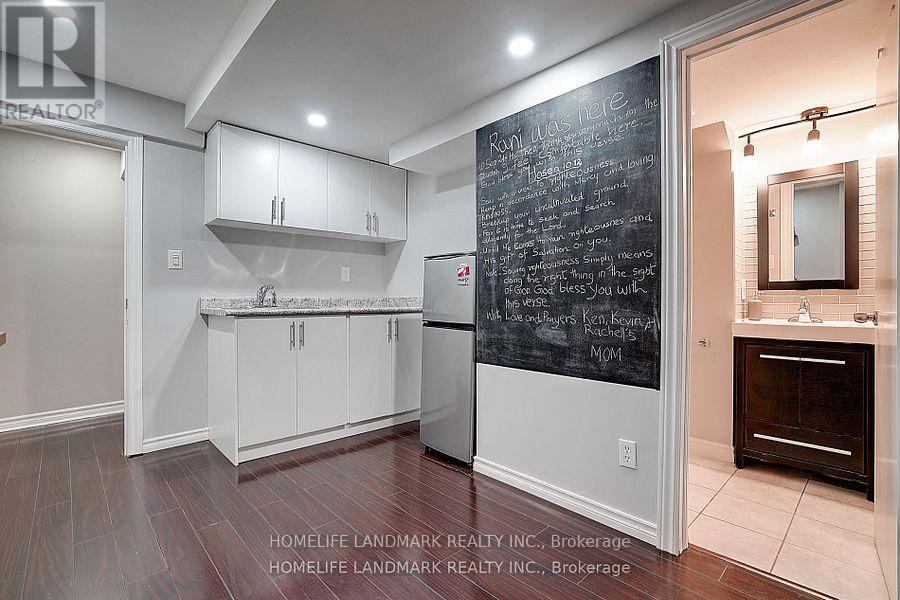 Photo 44 of 15 Saintsbury Square, Toronto ON