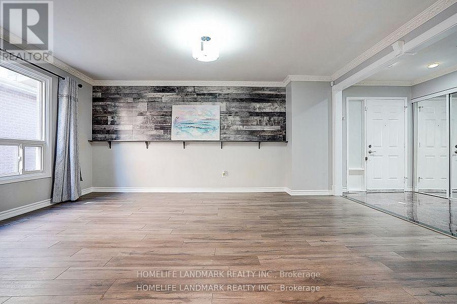 Photo 8 of 15 Saintsbury Square, Toronto ON