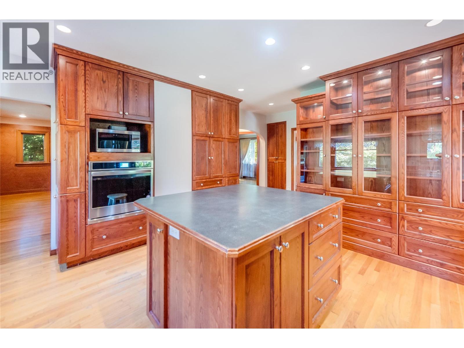 102 18th Street, Castlegar