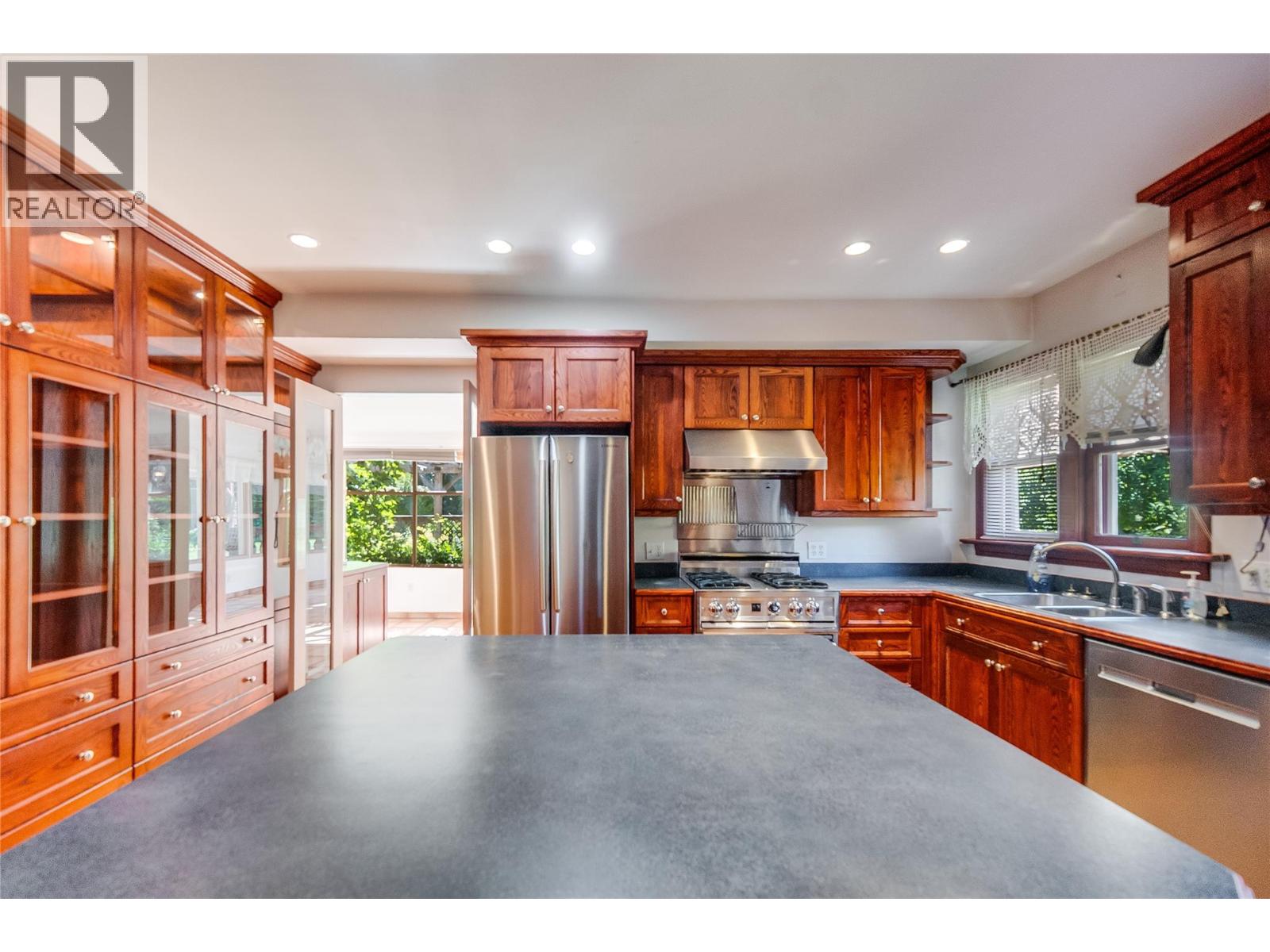 102 18th Street, Castlegar