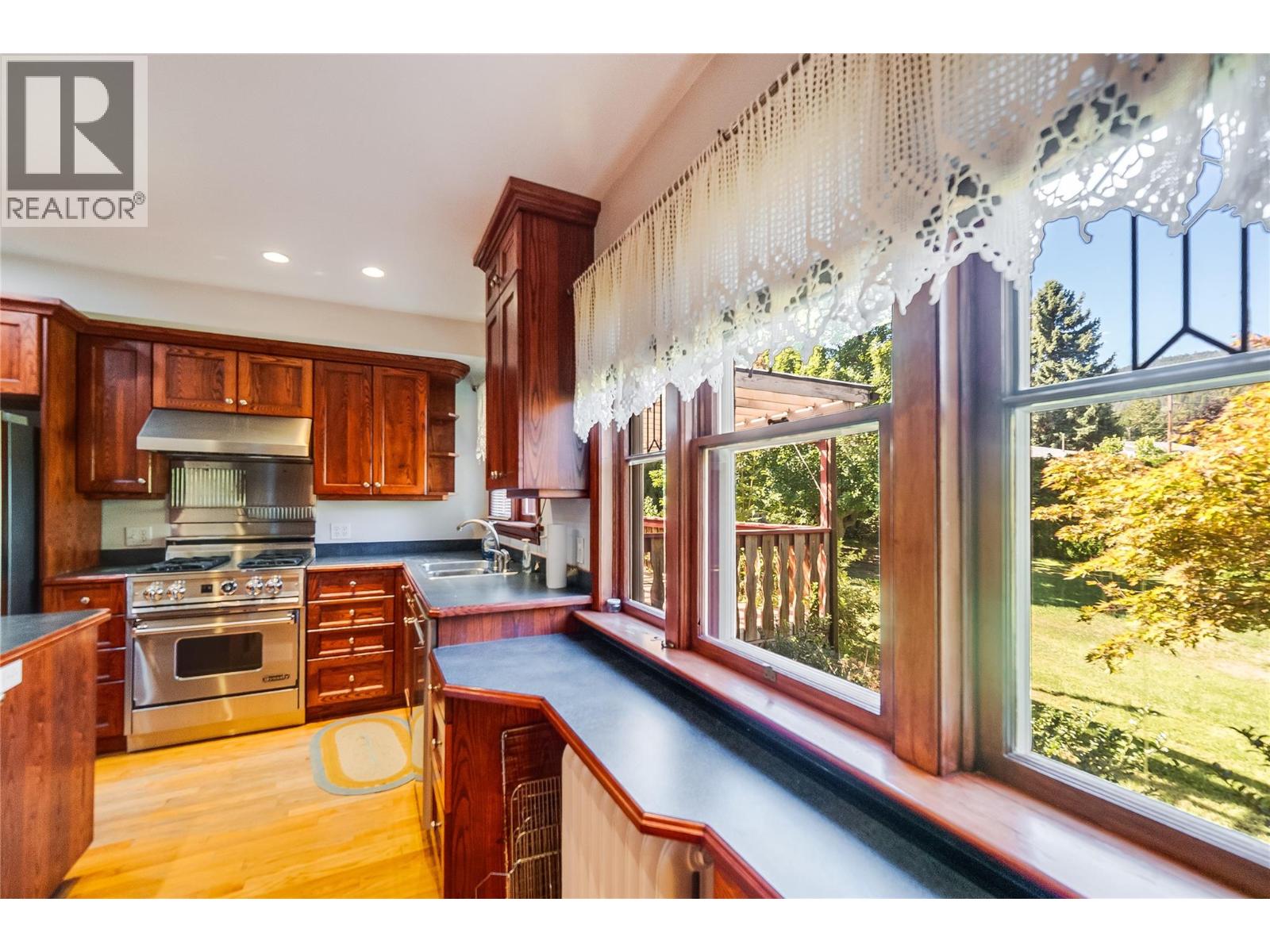 102 18th Street, Castlegar