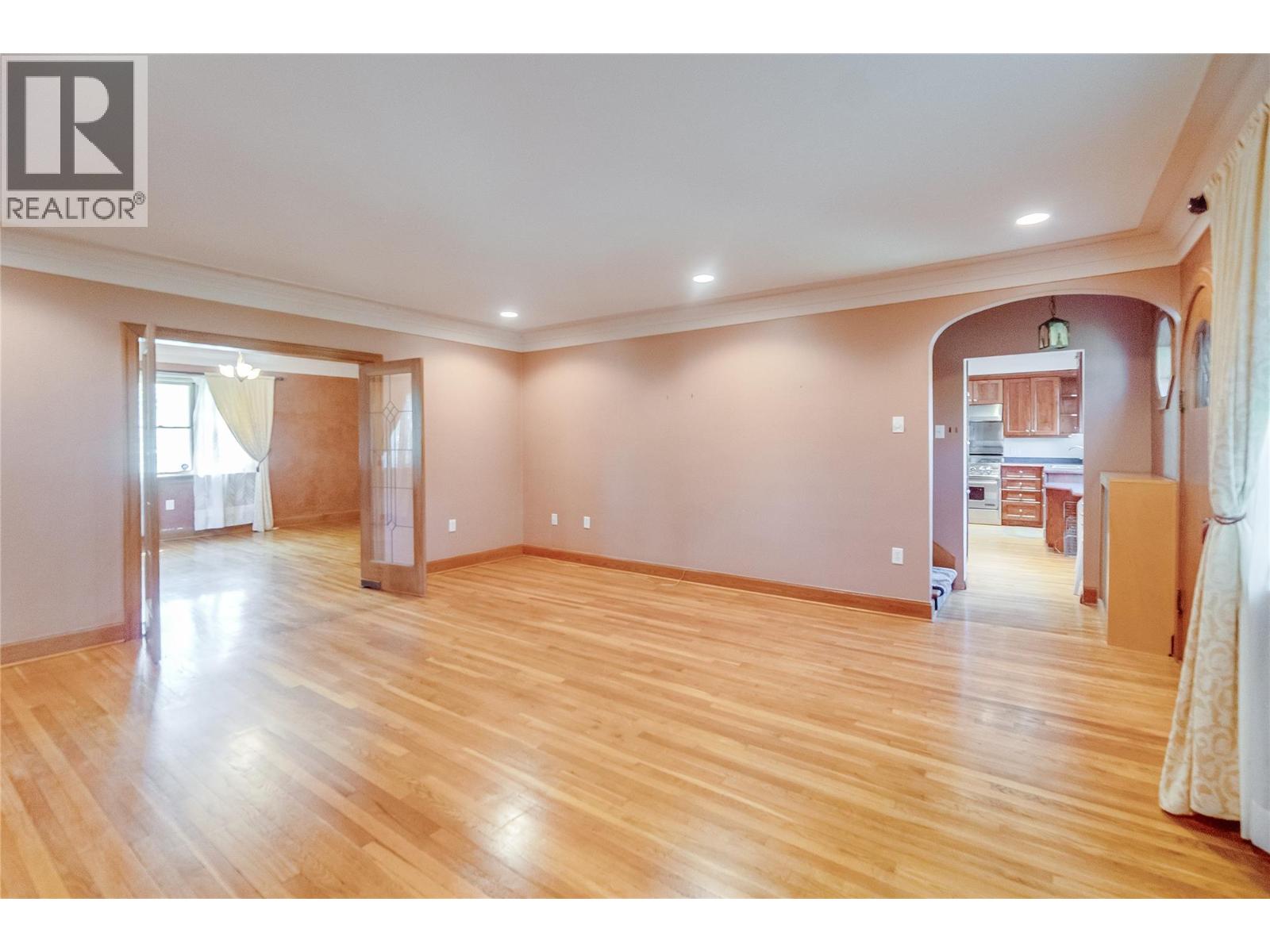 102 18th Street, Castlegar