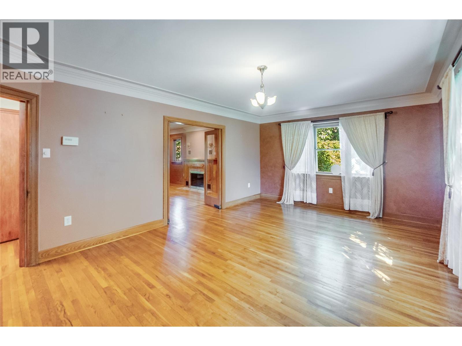 102 18th Street, Castlegar