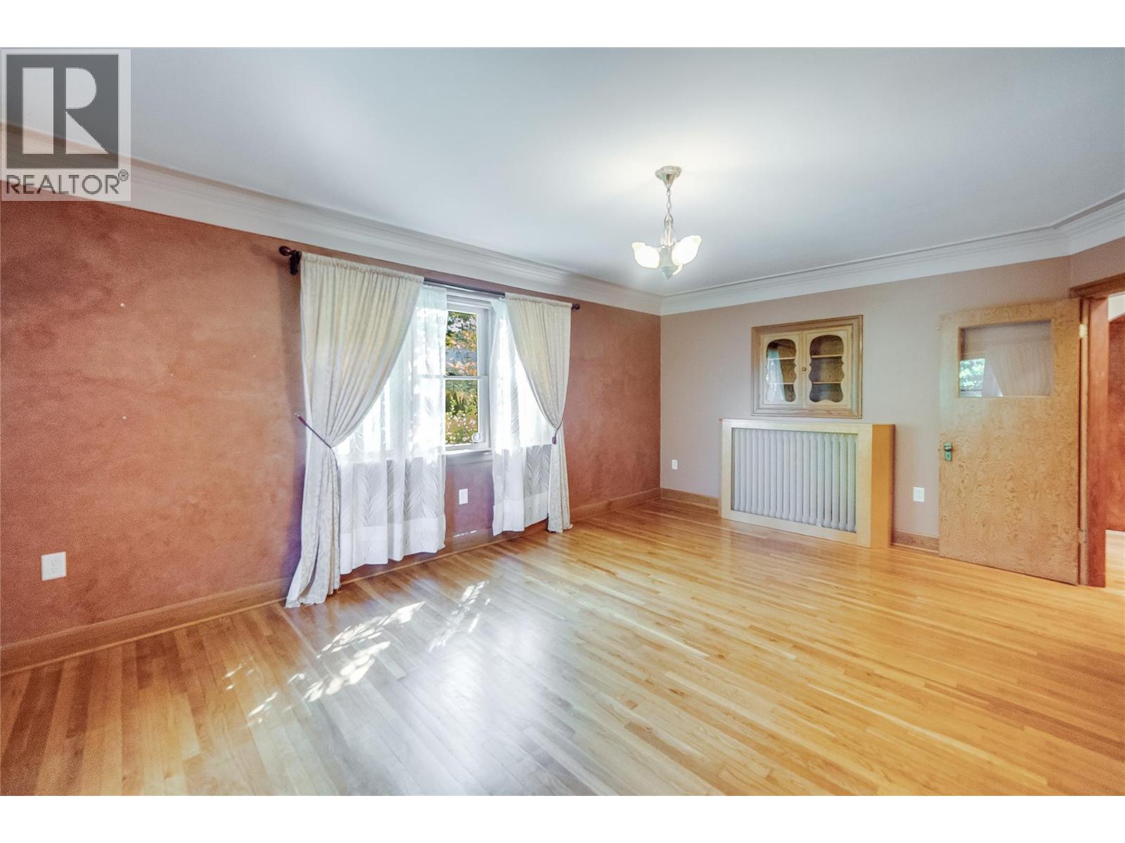 102 18th Street, Castlegar