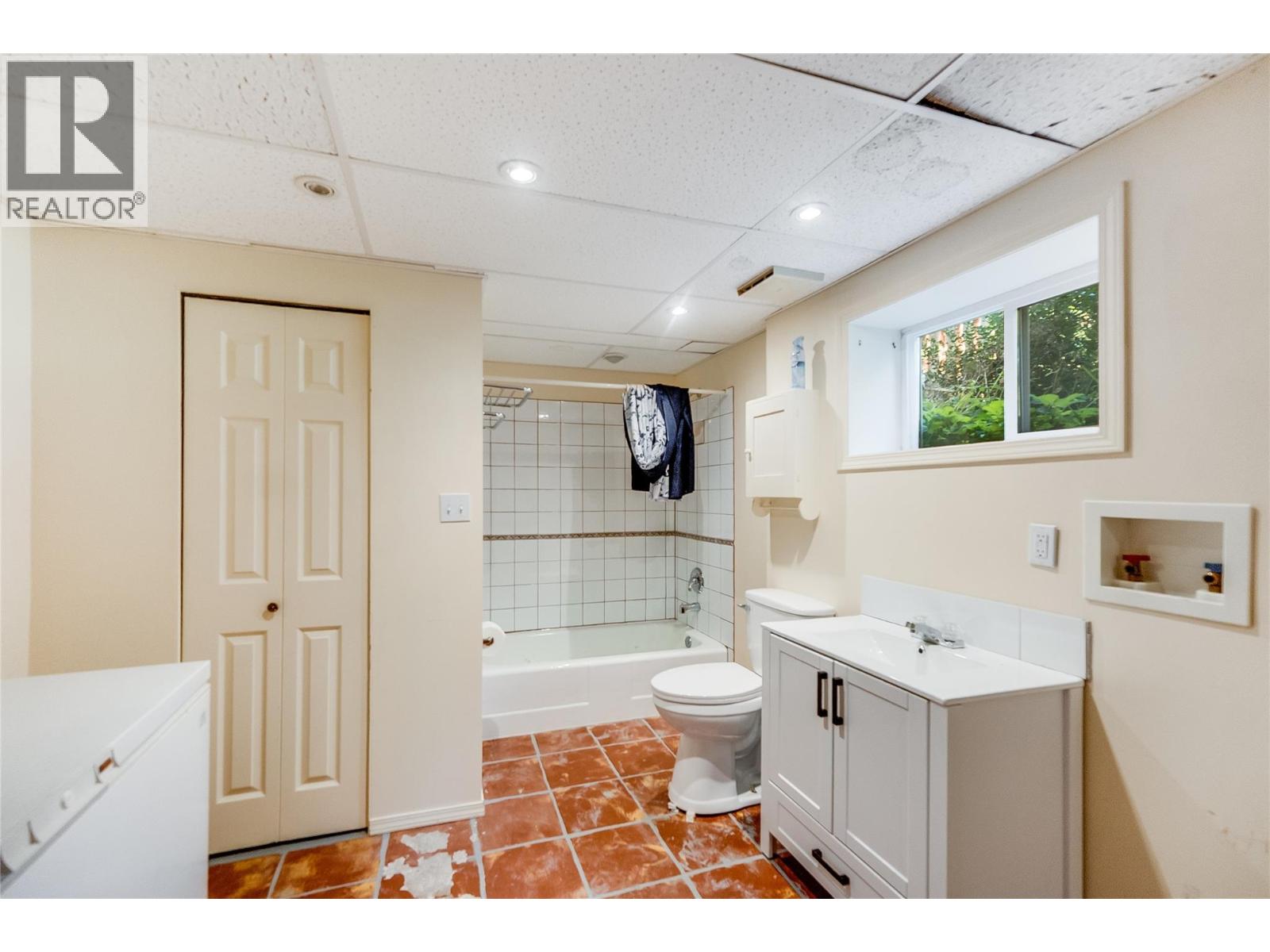 102 18th Street, Castlegar