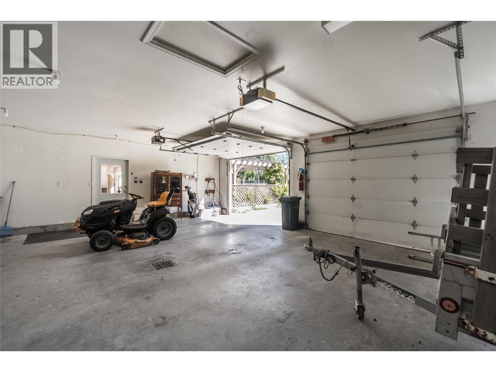 102 18th Street, Castlegar
