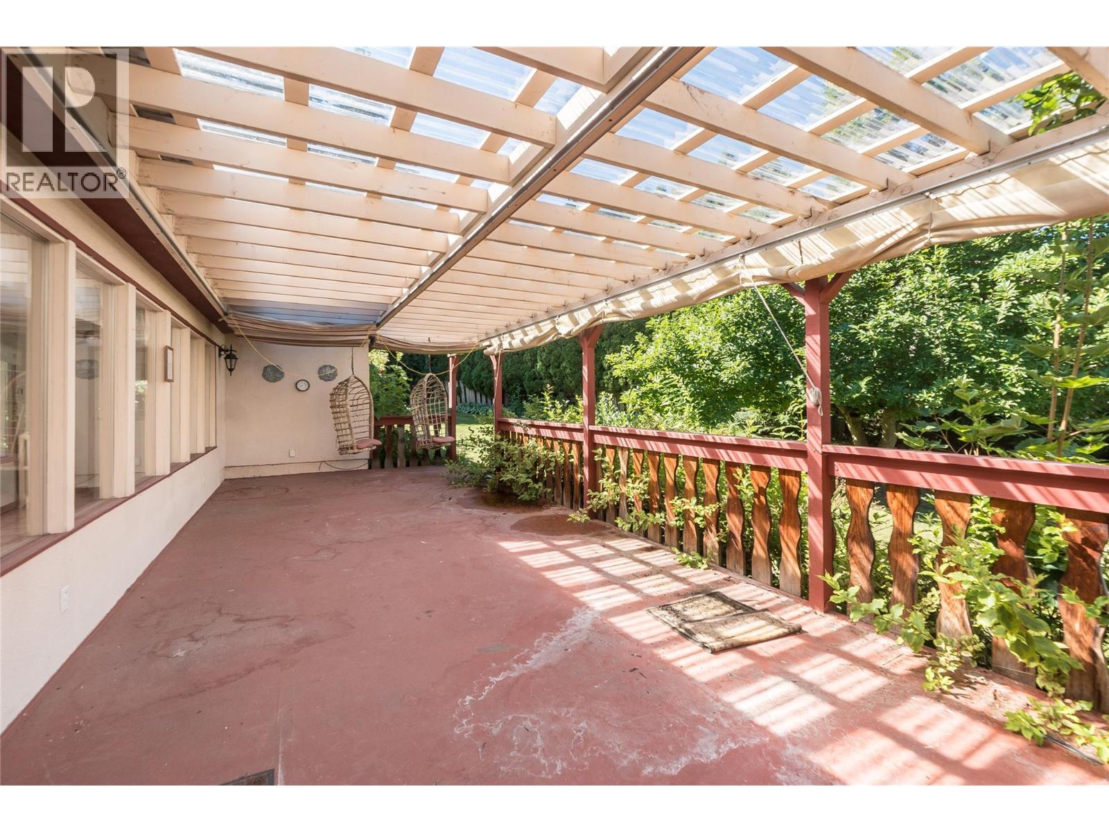 102 18th Street, Castlegar