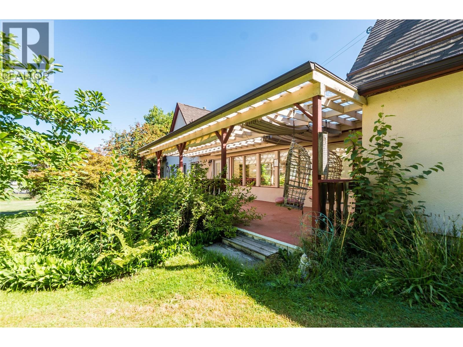 102 18th Street, Castlegar