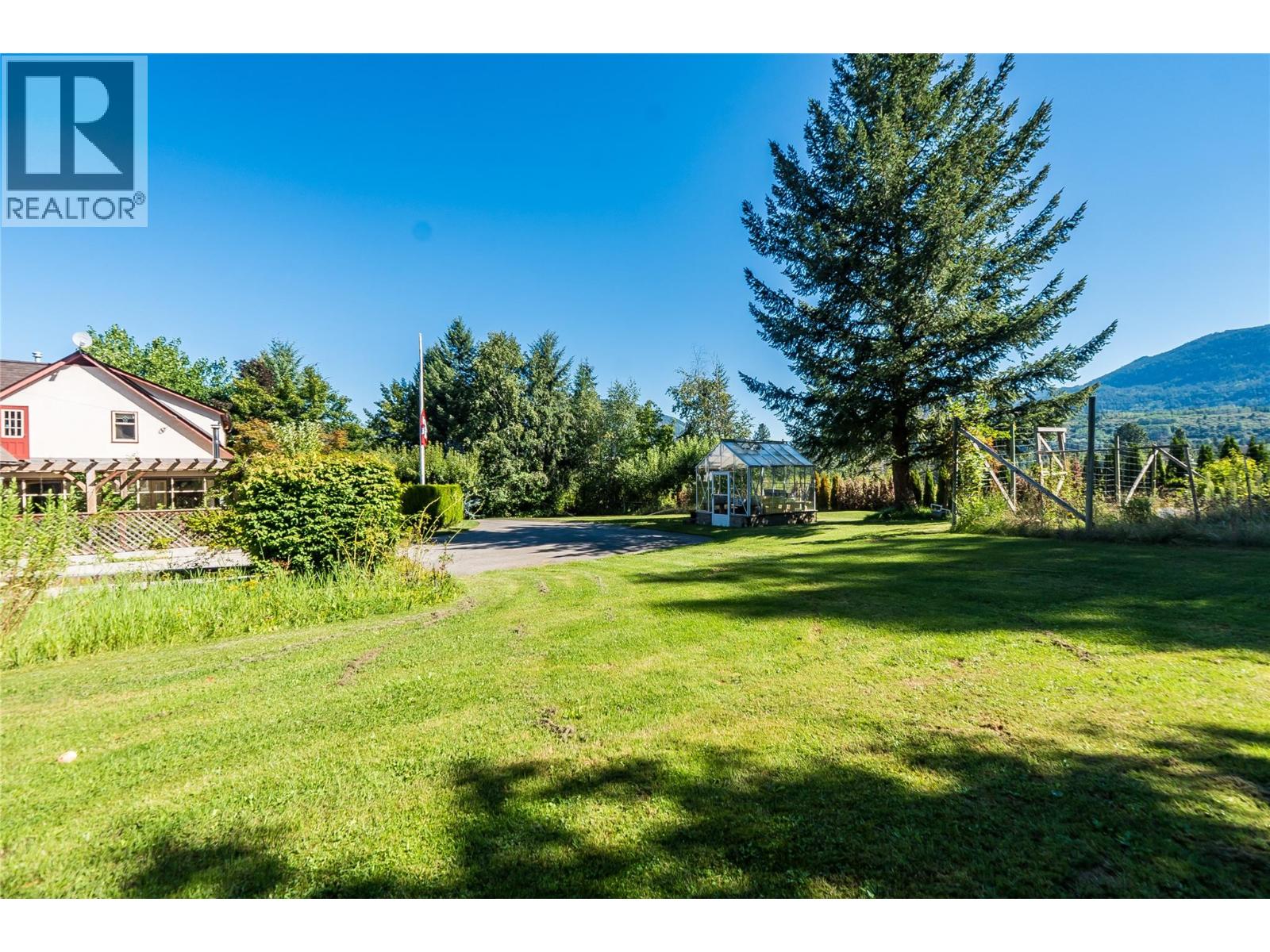102 18th Street, Castlegar