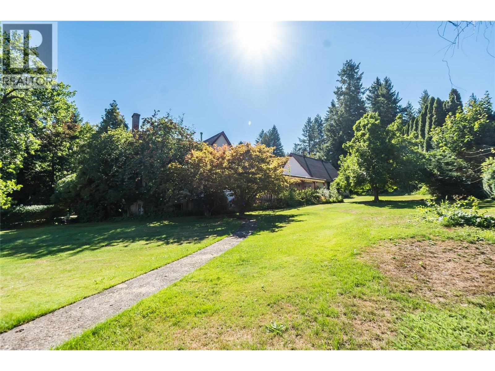 102 18th Street, Castlegar
