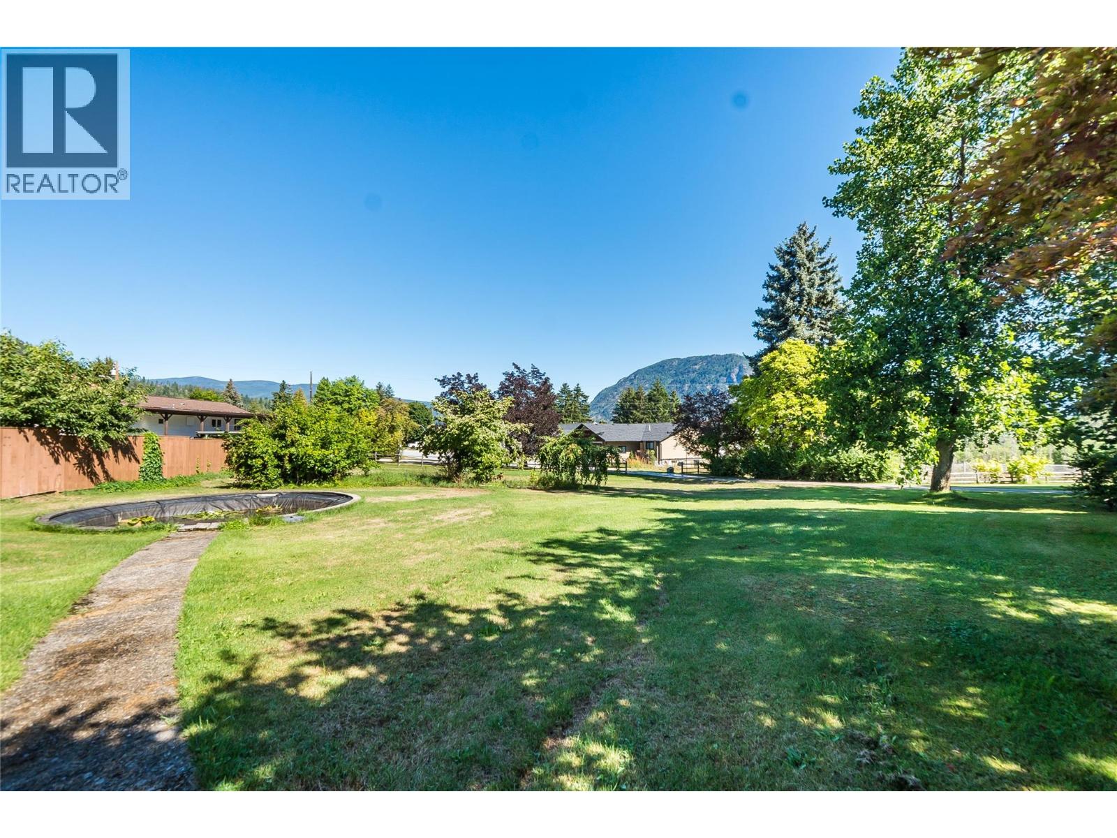 102 18th Street, Castlegar