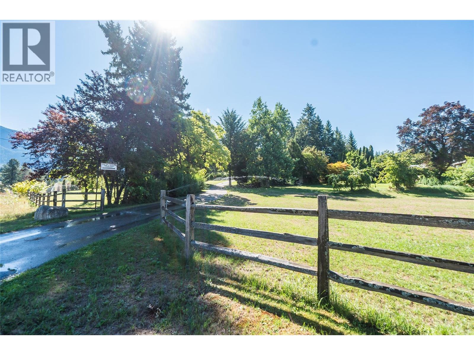 102 18th Street, Castlegar