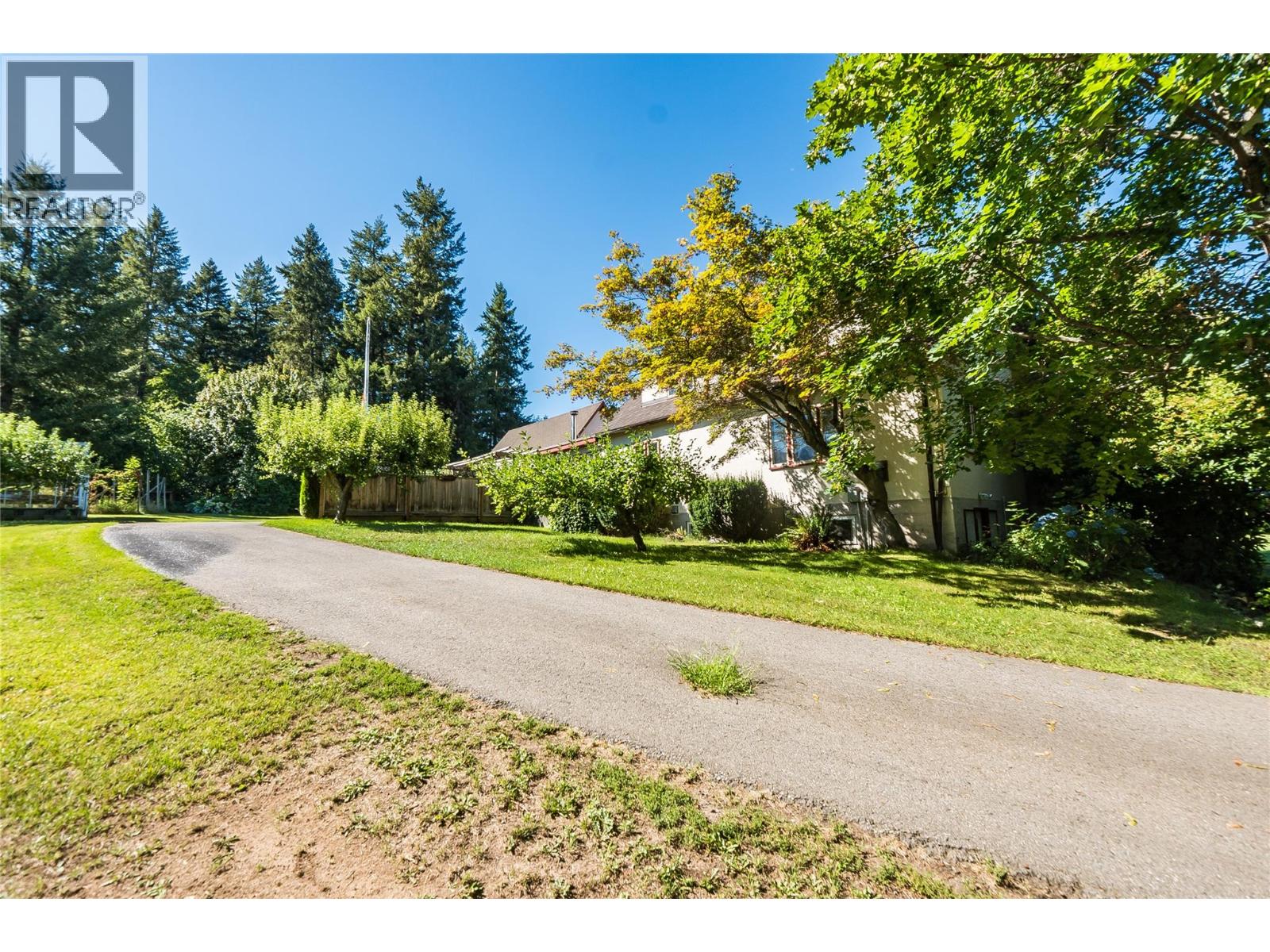 102 18th Street, Castlegar