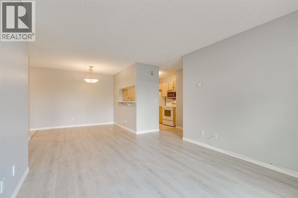 Single Family House for Sale in   Canyon Meadows Drive SE Queensland Calgary 