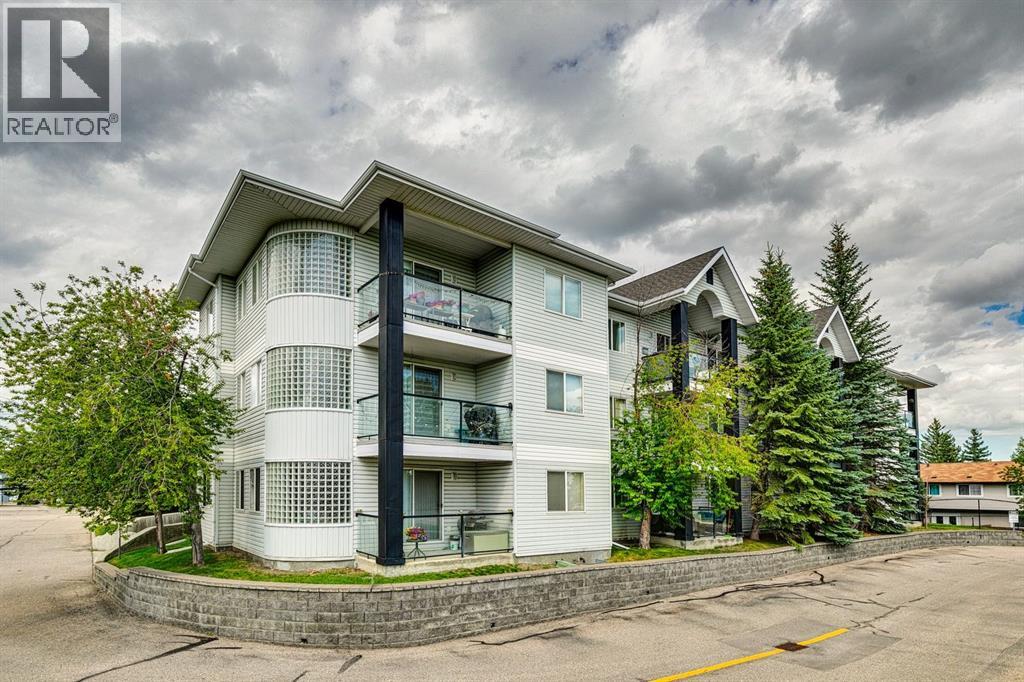Single Family House for Sale in   Canyon Meadows Drive SE Queensland Calgary 