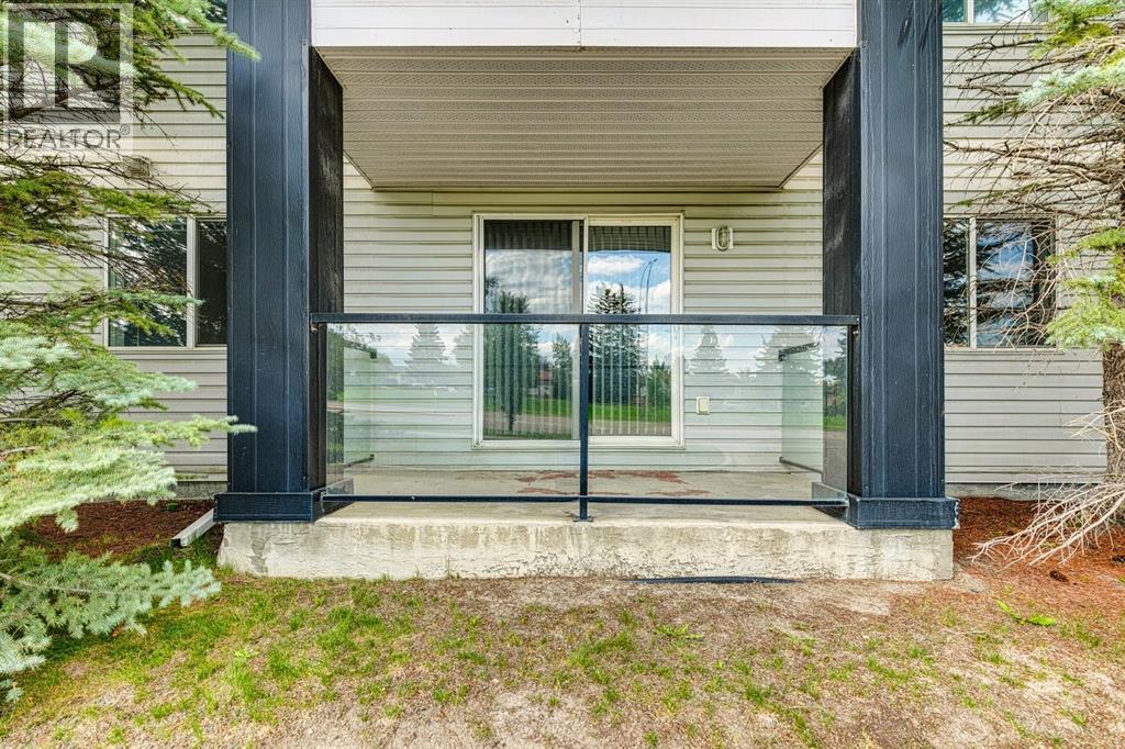 Single Family House for Sale in   Canyon Meadows Drive SE Queensland Calgary 
