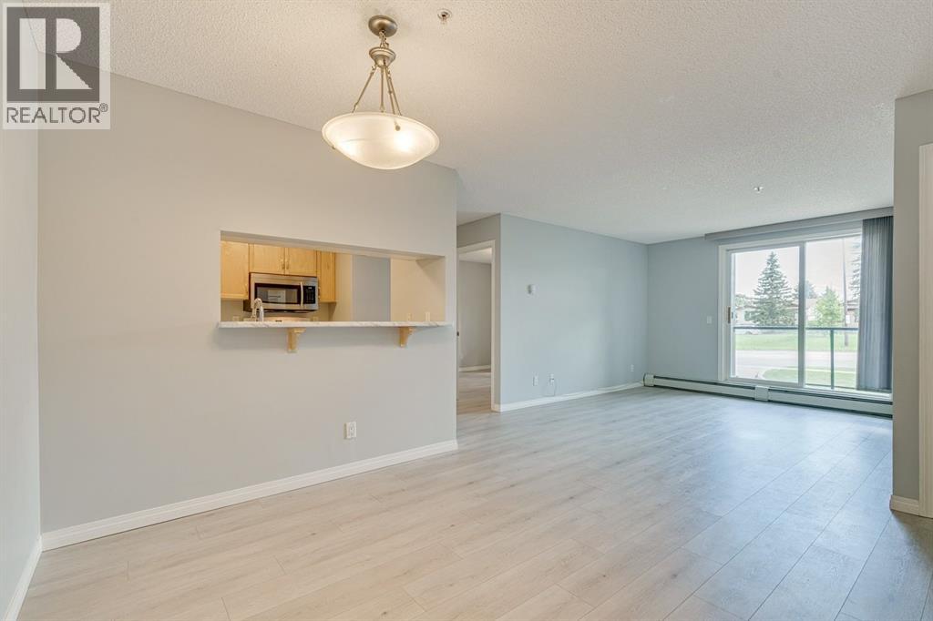 Single Family House for Sale in   Canyon Meadows Drive SE Queensland Calgary 