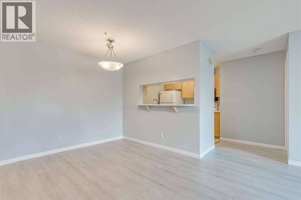 Single Family House for Sale in   Canyon Meadows Drive SE Queensland Calgary 