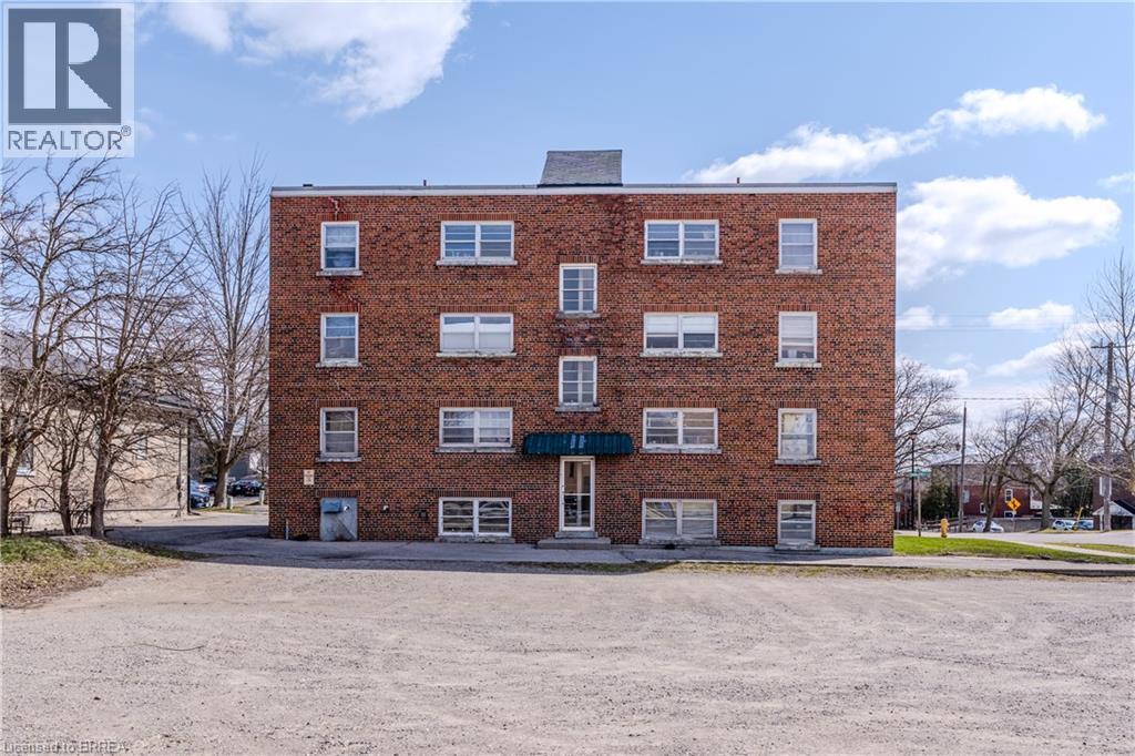 Photo 2 of 88 Charlotte Street, Brantford ON