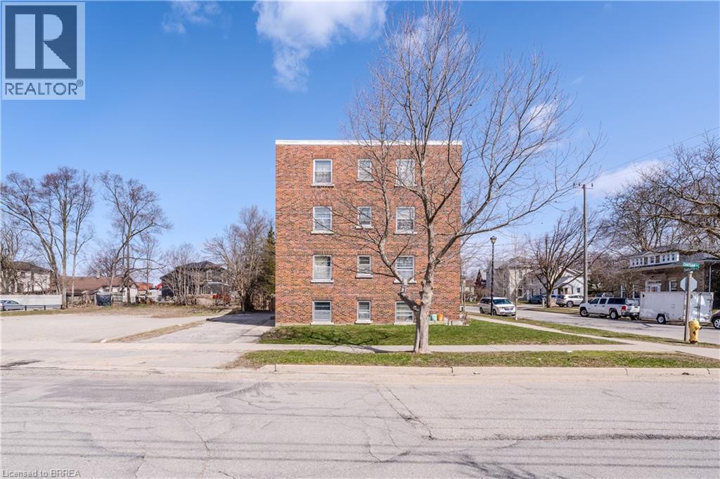 Photo 5 of 88 Charlotte Street, Brantford ON