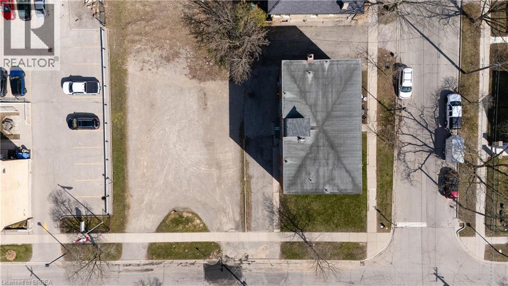 Photo 7 of 88 Charlotte Street, Brantford ON