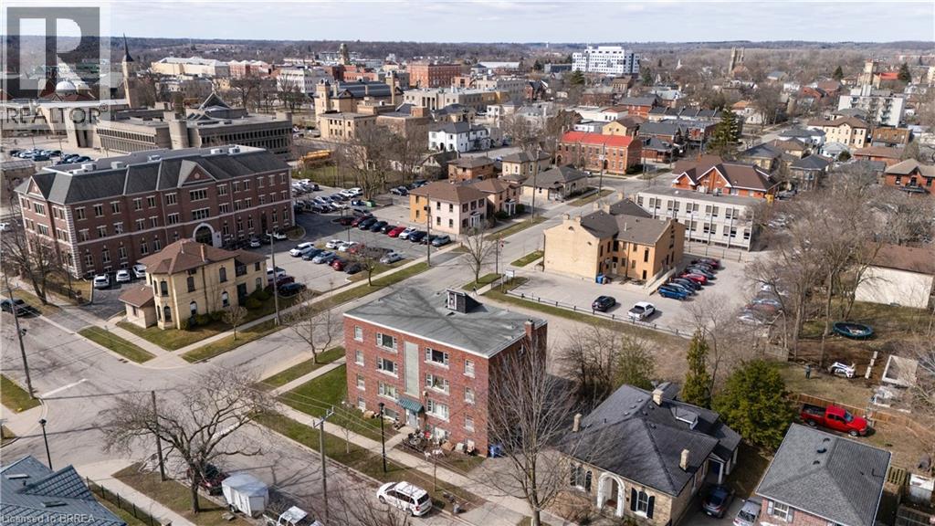 Photo 10 of 88 Charlotte Street, Brantford ON