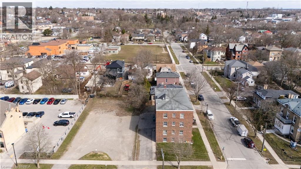 Photo 15 of 88 Charlotte Street, Brantford ON