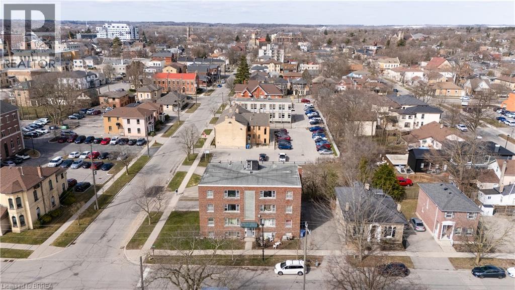Photo 9 of 88 Charlotte Street, Brantford ON