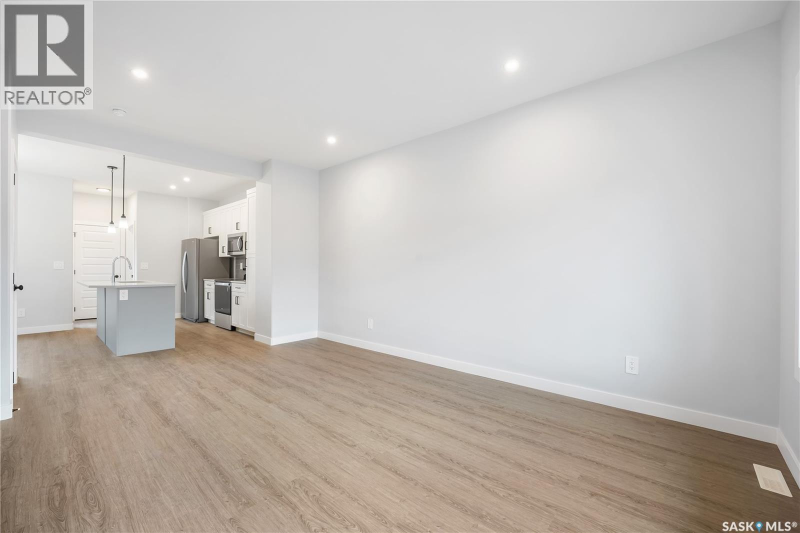 Photo 8 of 3163 Bowen Street, Regina SK