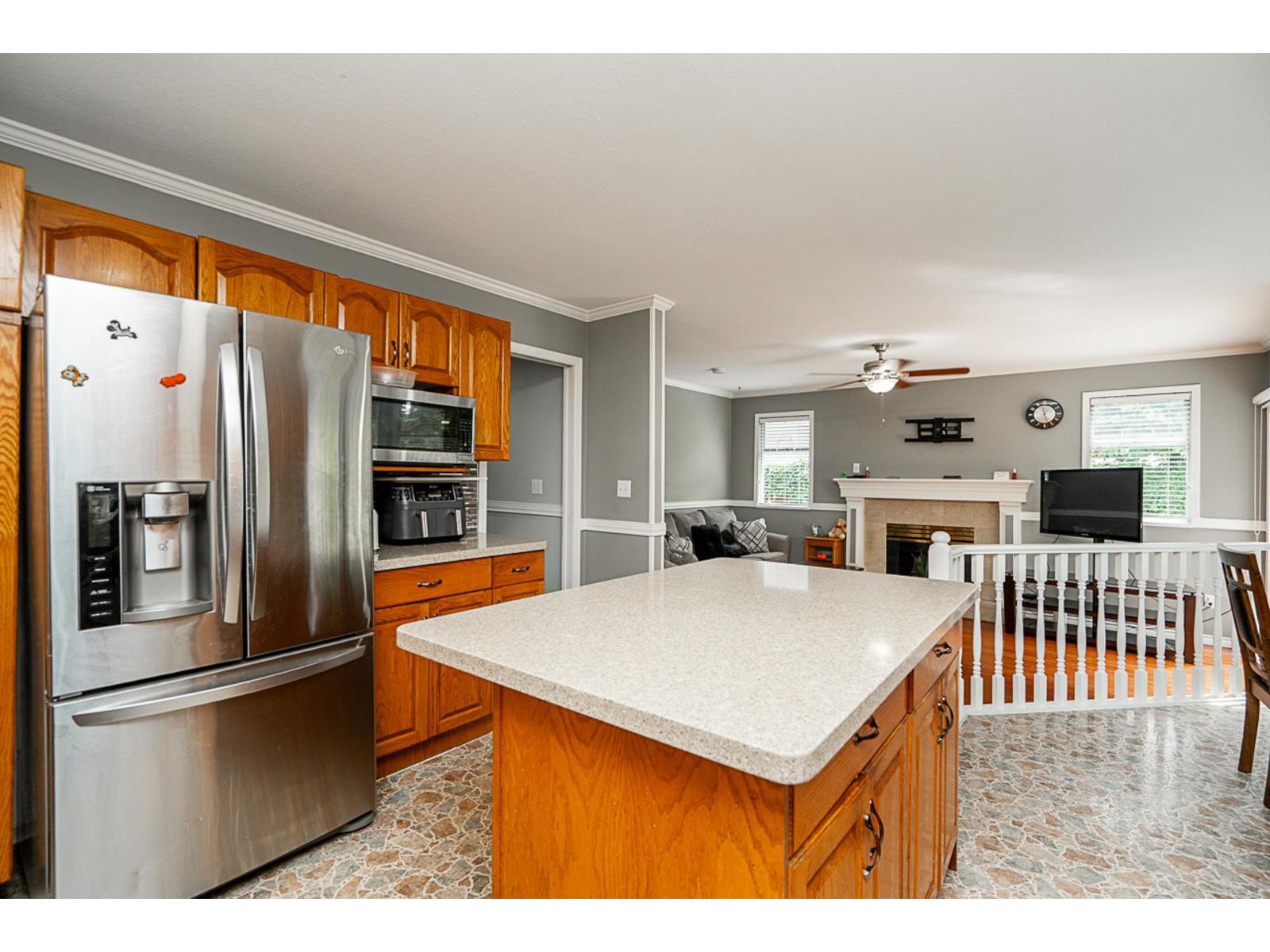 Photo 14 of 14926 83 A Avenue, Surrey BC