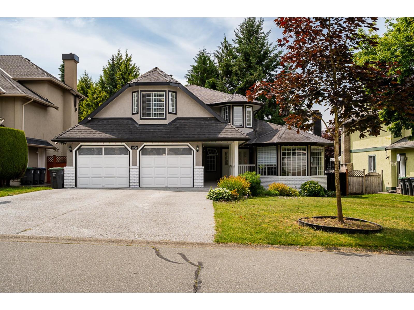 Photo 4 of 14926 83 A Avenue, Surrey BC