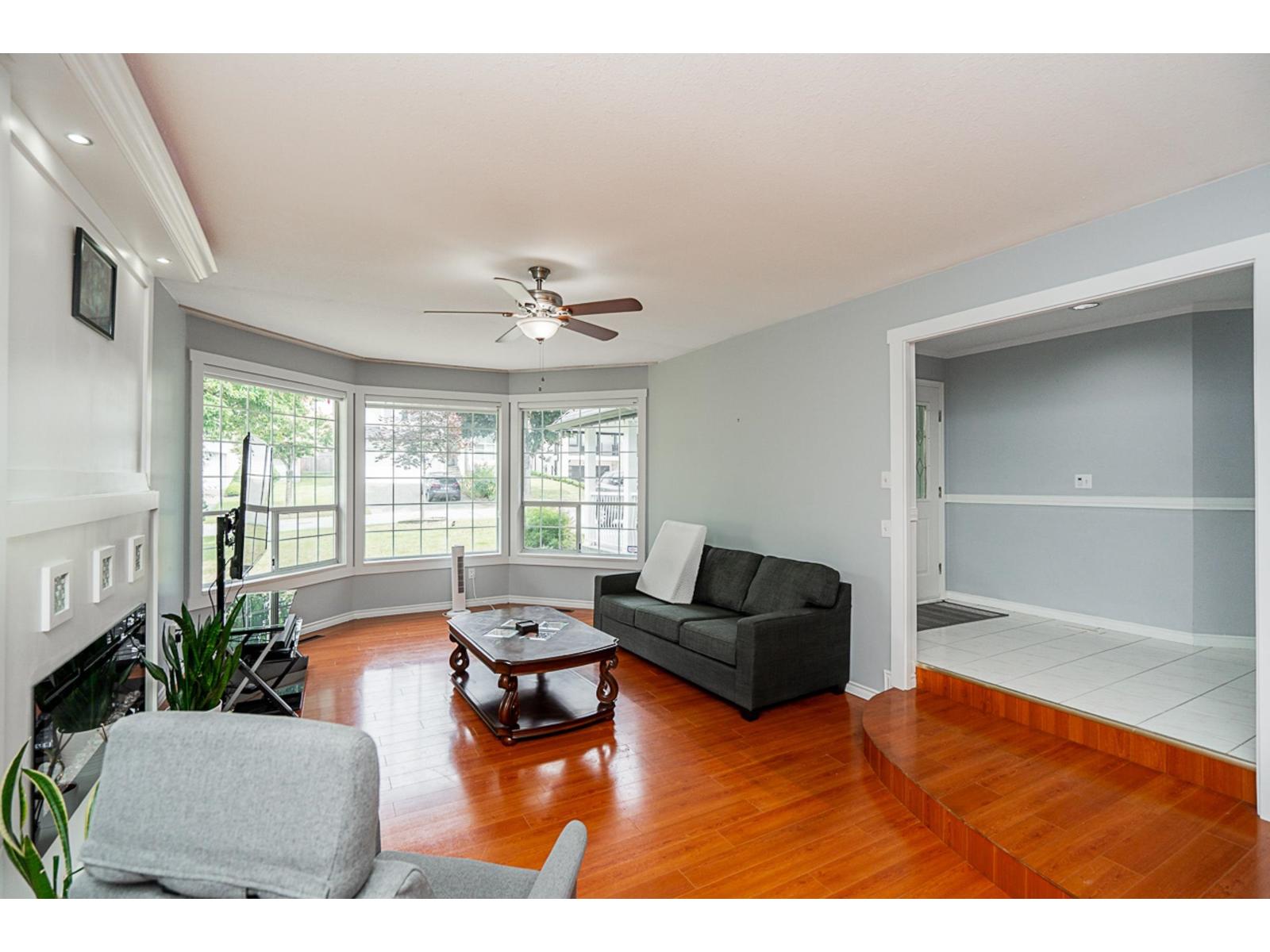 Photo 8 of 14926 83 A Avenue, Surrey BC