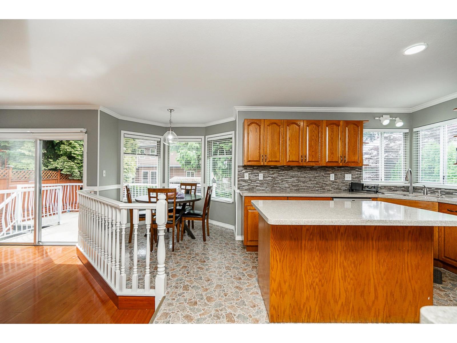 Photo 11 of 14926 83 A Avenue, Surrey BC