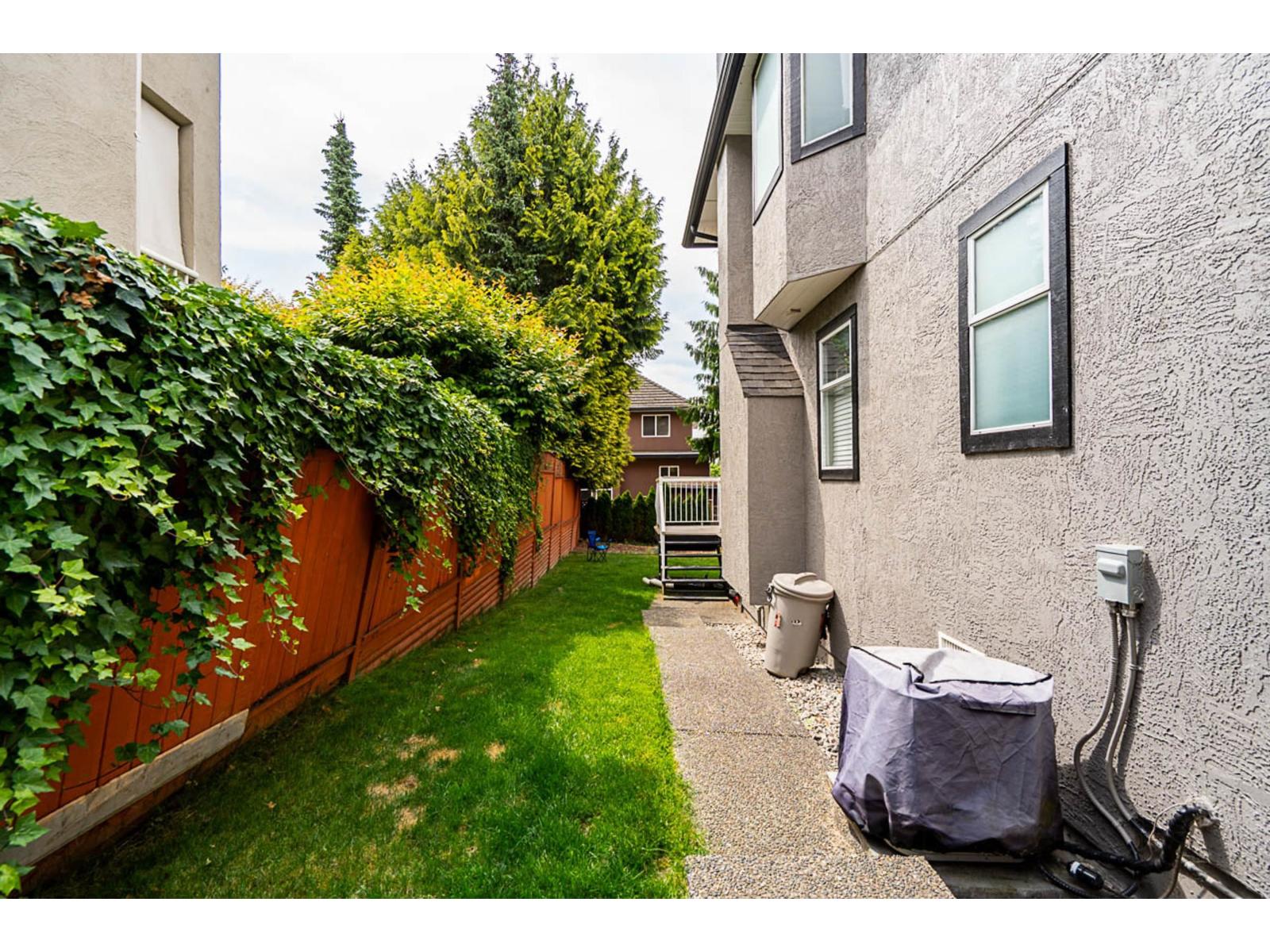 Photo 37 of 14926 83 A Avenue, Surrey BC